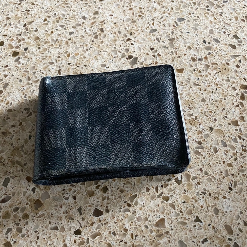 Louis Voitton men’s wallet